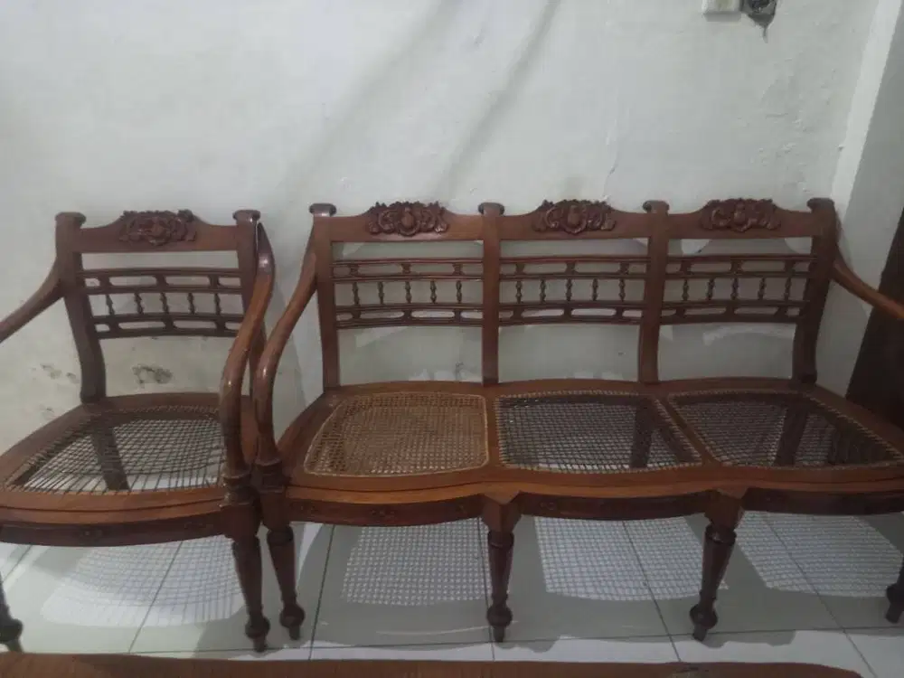 Jual Perabot Rumah Bekas (Meja, Kursi, Lemari) full kayu jati