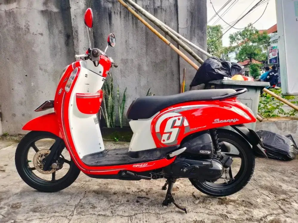 Scoopy 2016 merah Deva motor