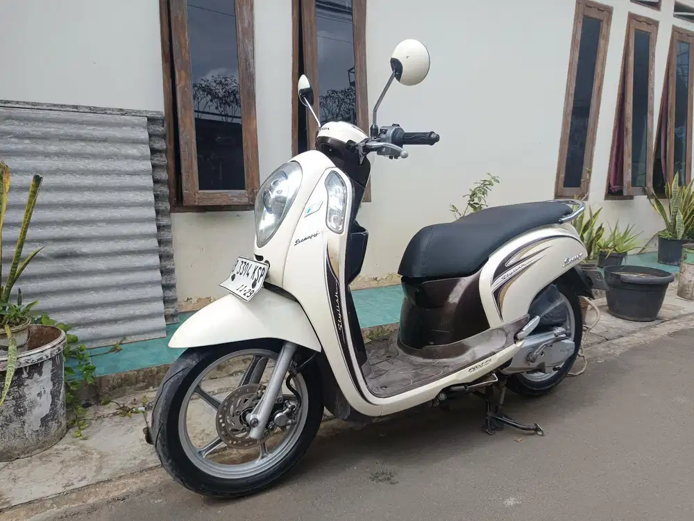 DI JUAL CEPAT Scoopy fi 2014 lengkap siap pakai