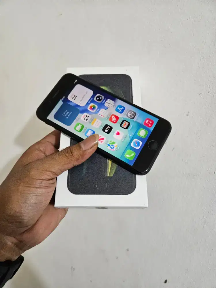 Iphone SE 64gb ex ibok hb 88% fullset no minus