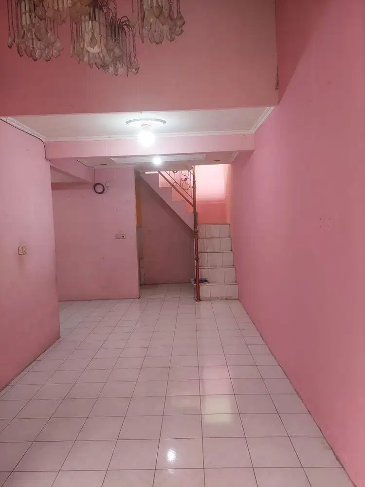 SEWA MURAH! Rumah 2 LT 3 KT, 15 menit dari tol bekasi timur!
