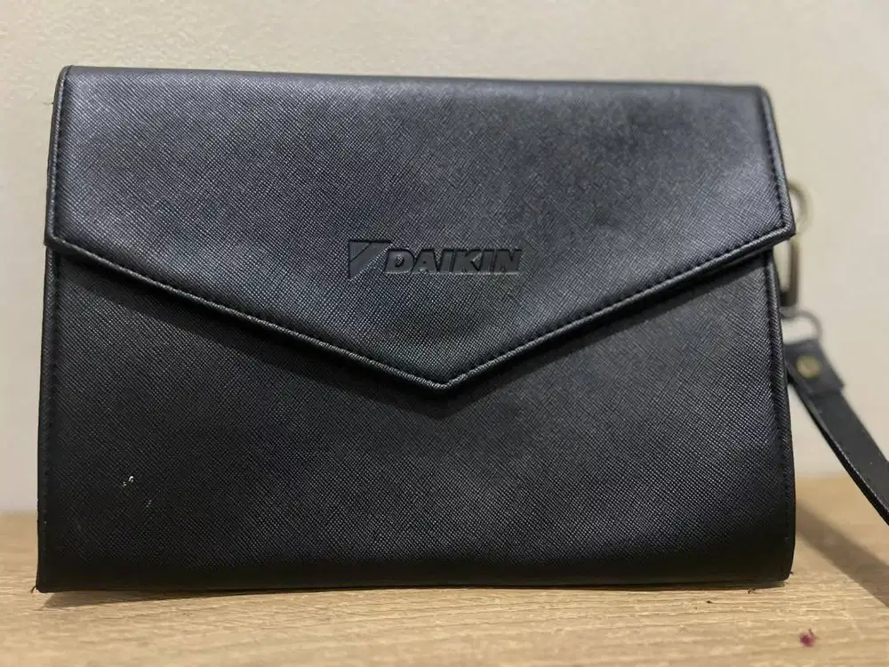 Pouch / Clutch Hitam