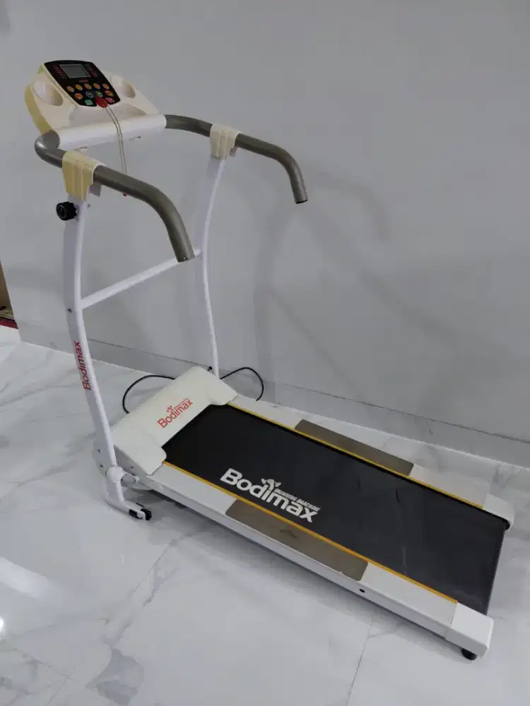 Treadmill Elektrik BodiMax Second BerFungsi Normal