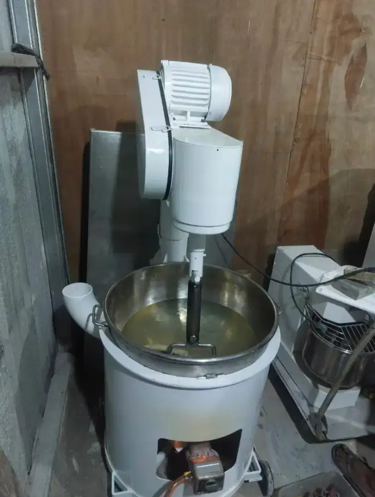 Gas tilting cooking mixer 70 liter (25 kg) merk Good Friend Taiwan