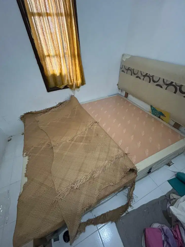 Alas tempat tidur ( dipan ) merk comforta