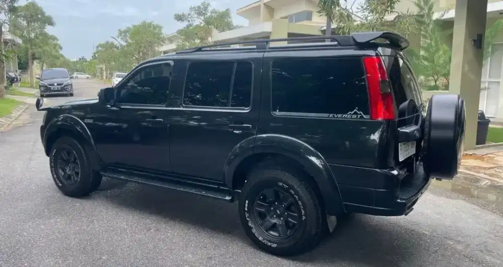 Ford Everest diesel 4x2 matic dan mnual