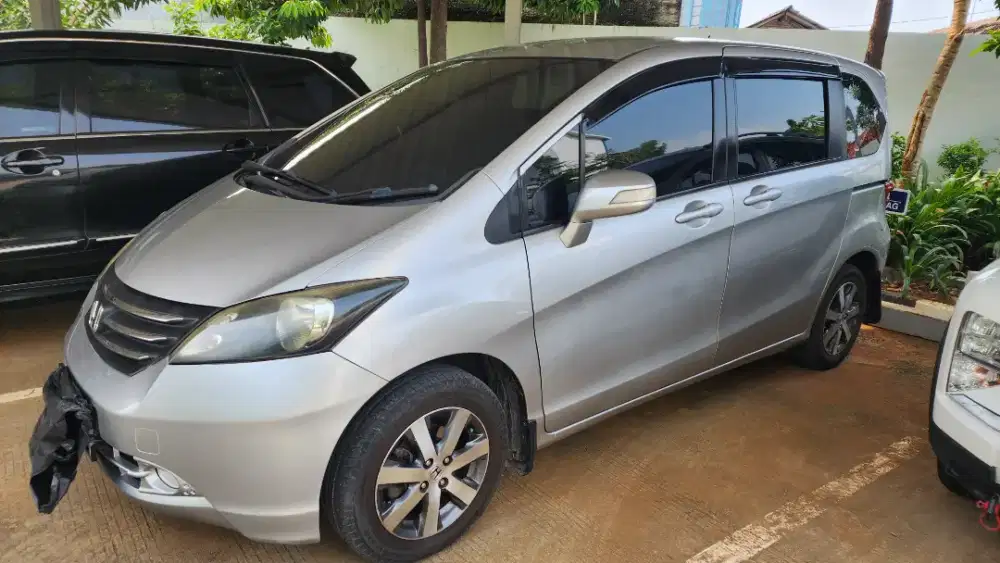 Honda freed 2011