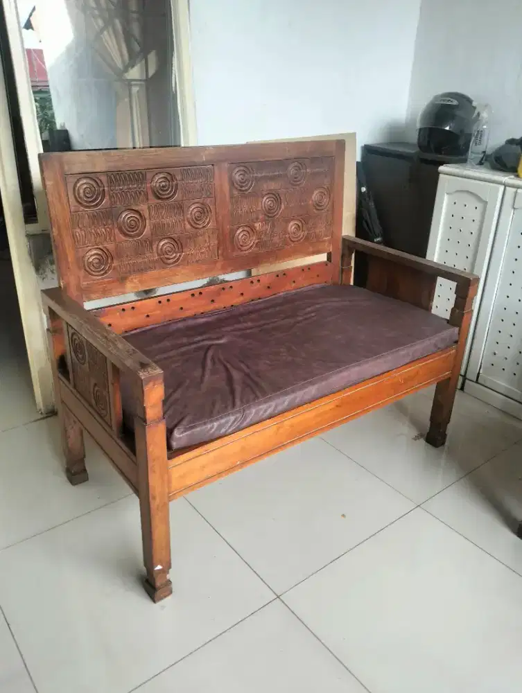 Dijual kursi kayu coklat