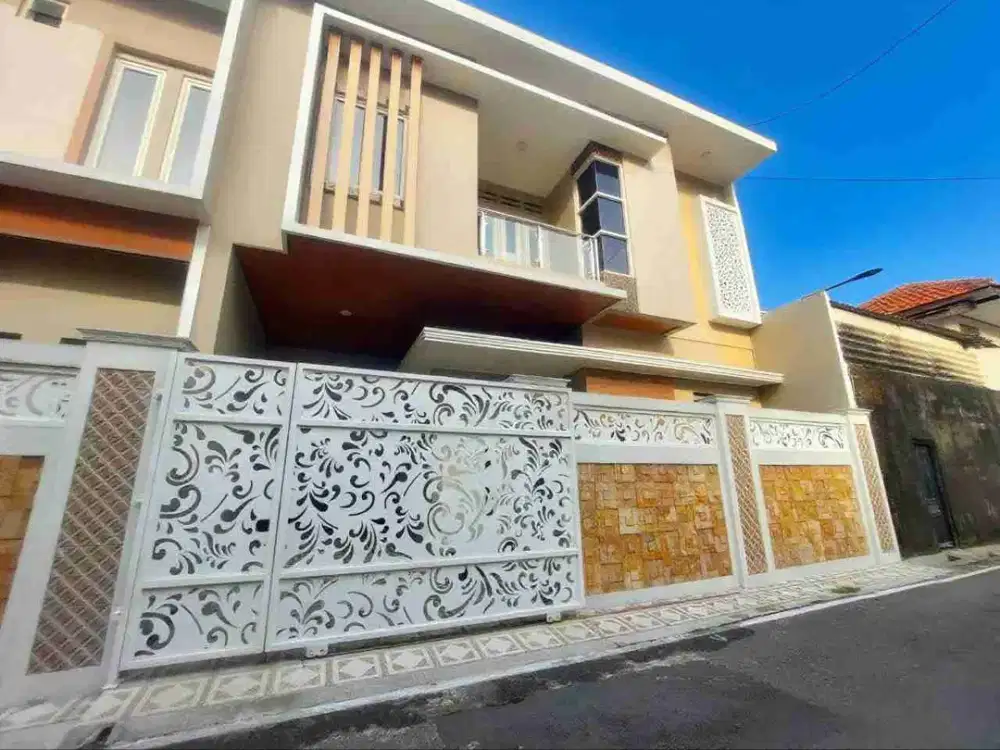 Rumah baru mewah di mangkubumen dekat paragon mall solo