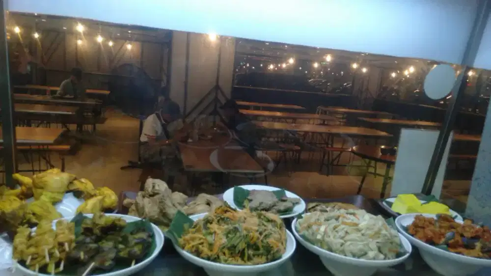 Dibutukan karyawan biasa melayani kantin masakan sunda