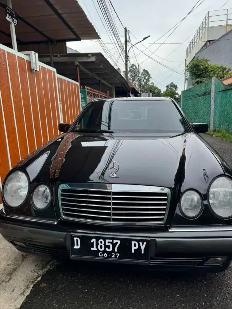 Mercedes Benz e320 elegance tahun 1999