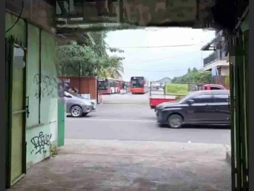 Dijual gudang strategis, di Cipayung ciputat, akses jl 2 mobil, bisa dilewati truk kontainer 40 feet 24 jam