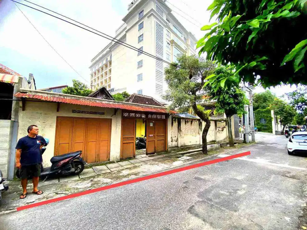 Rumah lama hitung tanah di kampung batik laweyan tengah kota solo