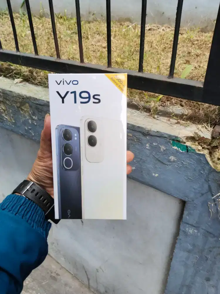 Vivo Y19s ram 4+4/64 segel box