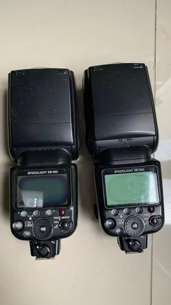 Nikon speedlight SB-900