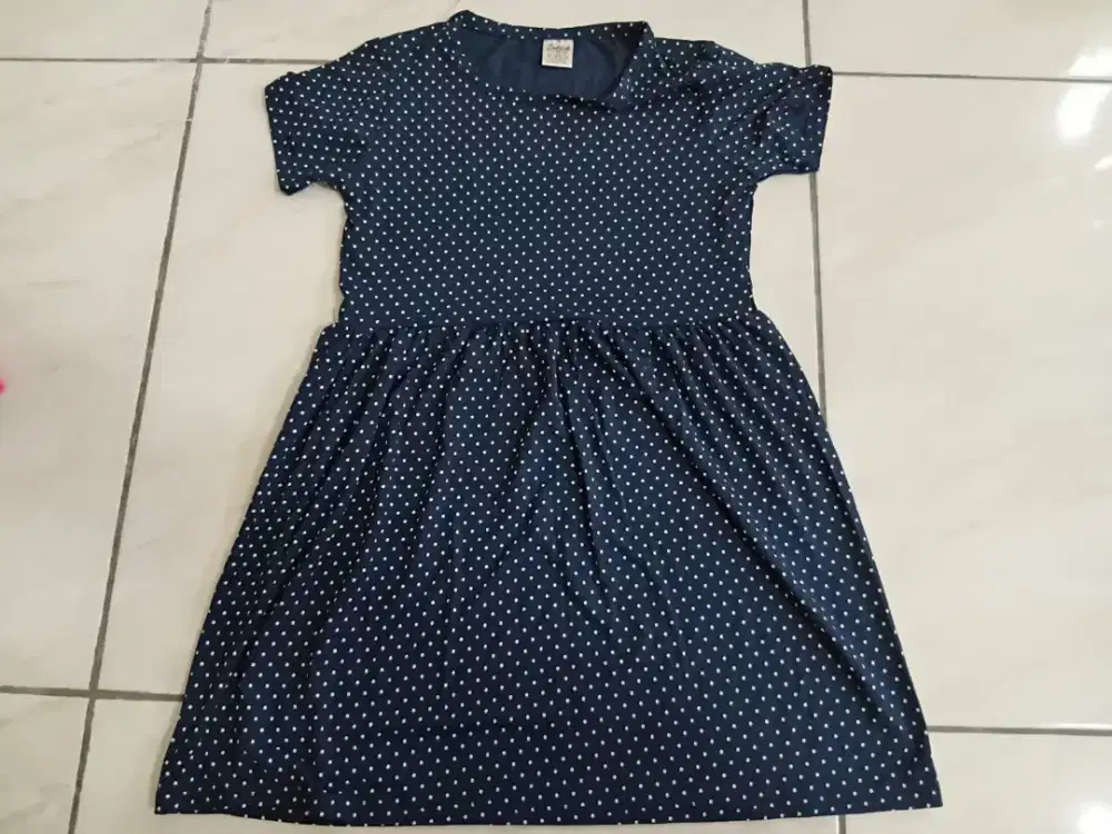 Dress Navy size 6 Tahun