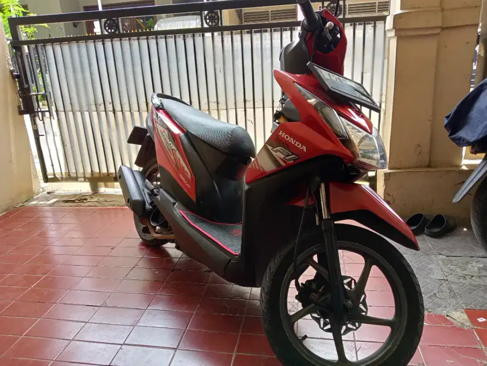 Honda Beat Fi 2014 merah  mulus bersih cepat