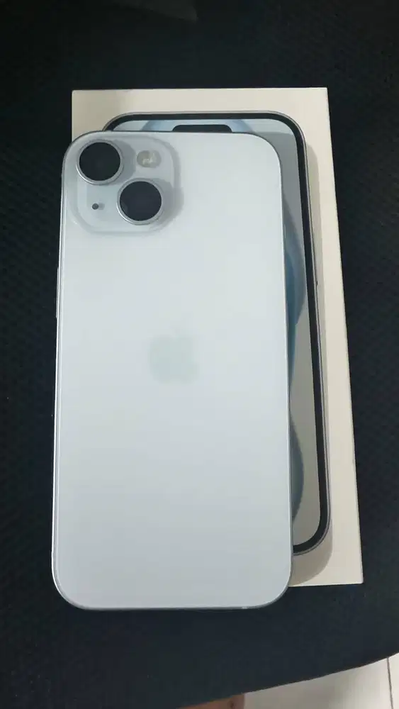Iphone 15 blue 128 garansi ibox mei 2026