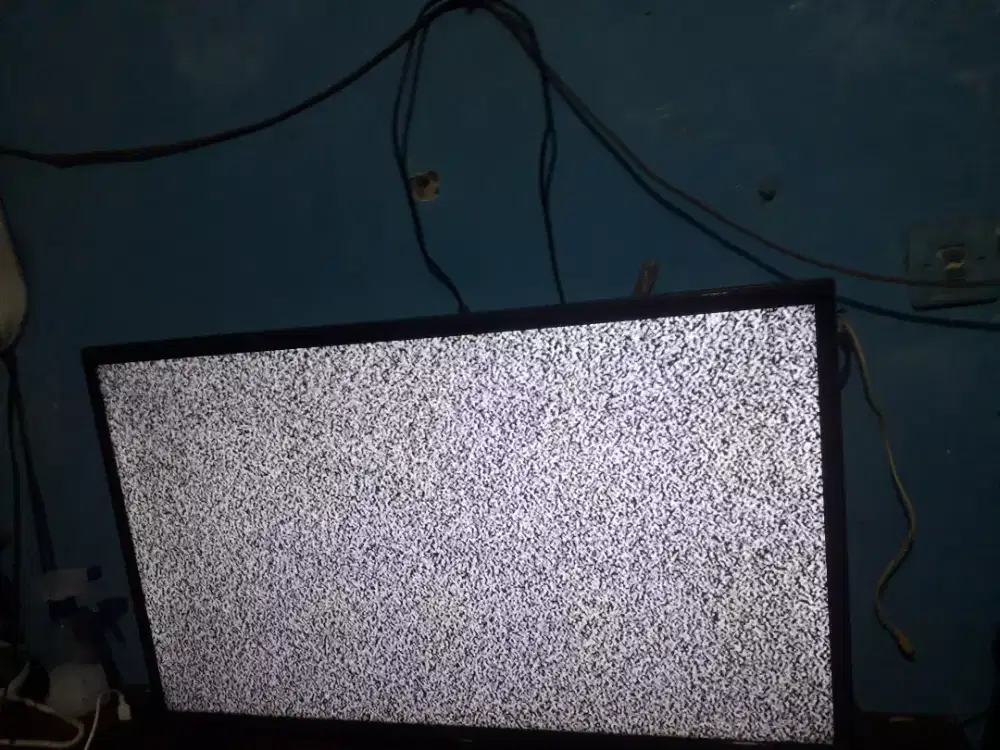 Led tv sharp 32inc tinggal pasang stb aja