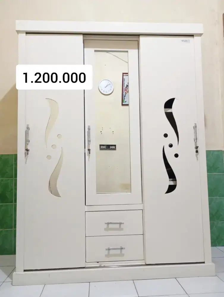 LEMARI SLIDING 3 PINTU