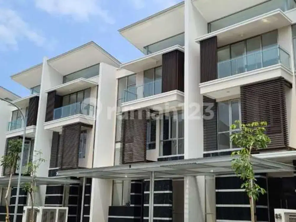 Disewakan Rumah Golf Island Pantai Indah Kapuk Mozart 8x20 3lantai MURAH