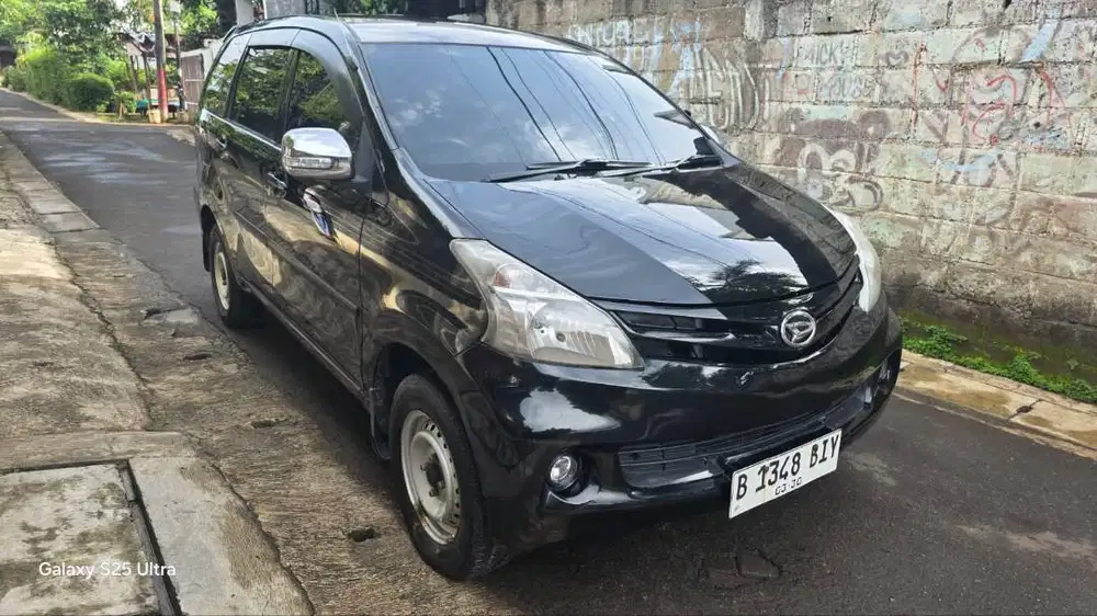 Xenia 1.3 X 2015 pjk pjg 3/27 km 110rb surat lengkap mesin orisinil