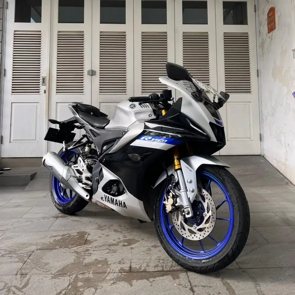 Yamaha R15M 2023 | Silver ABS R15 m V4