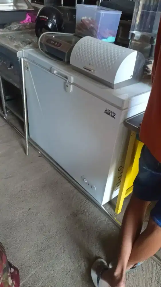 Frezeer merk atiz kapaditas 350 liter