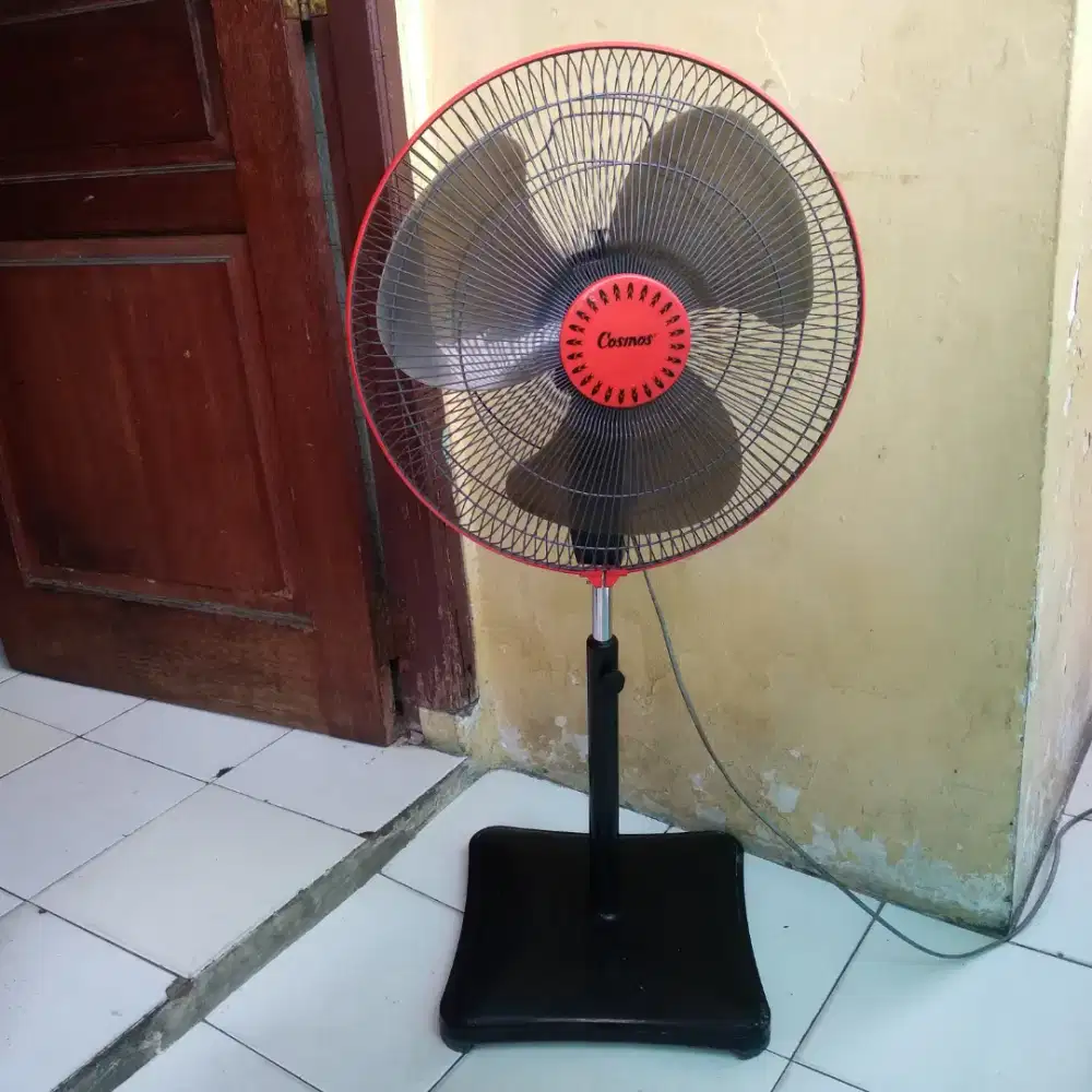 Kipas Angin Berdiri Cosmos