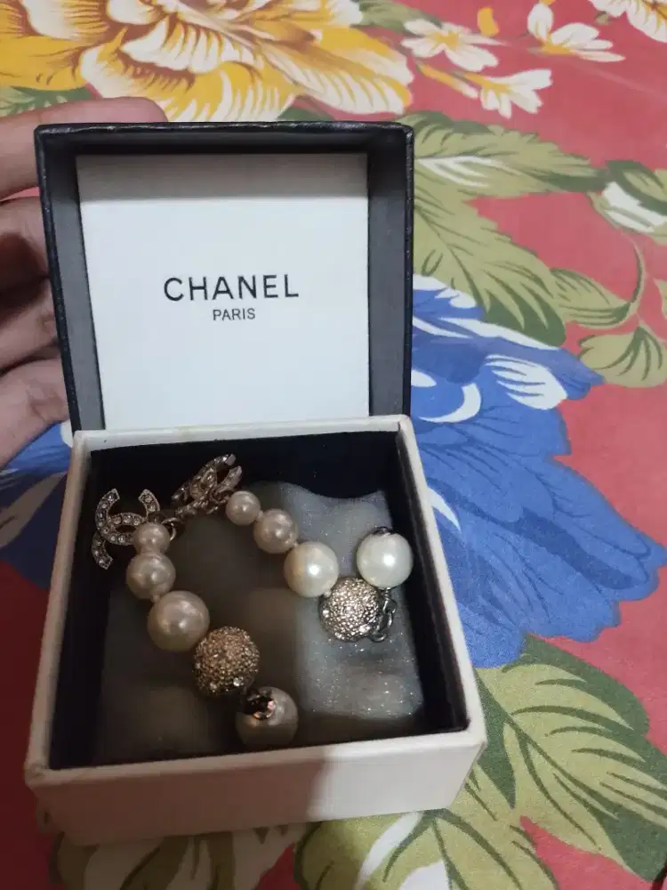 Preloved Chanel CC Pearl Drop Earrings
