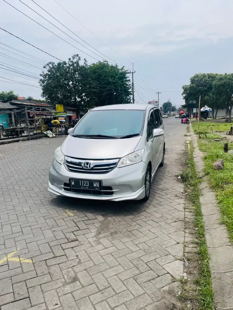 Honda Freed 2013 E CVT double PSD