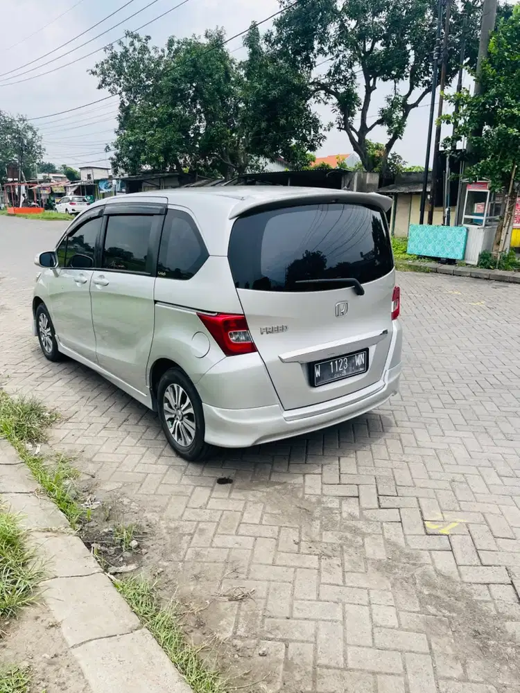 Honda Freed 2013 E CVT double PSD