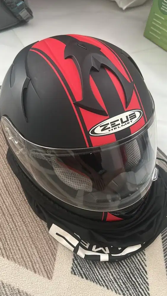 JUAL HELM ZUES SUPERTECH BLACK MIX RED
