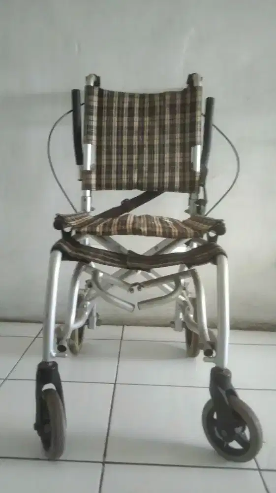 Kursi roda kecil