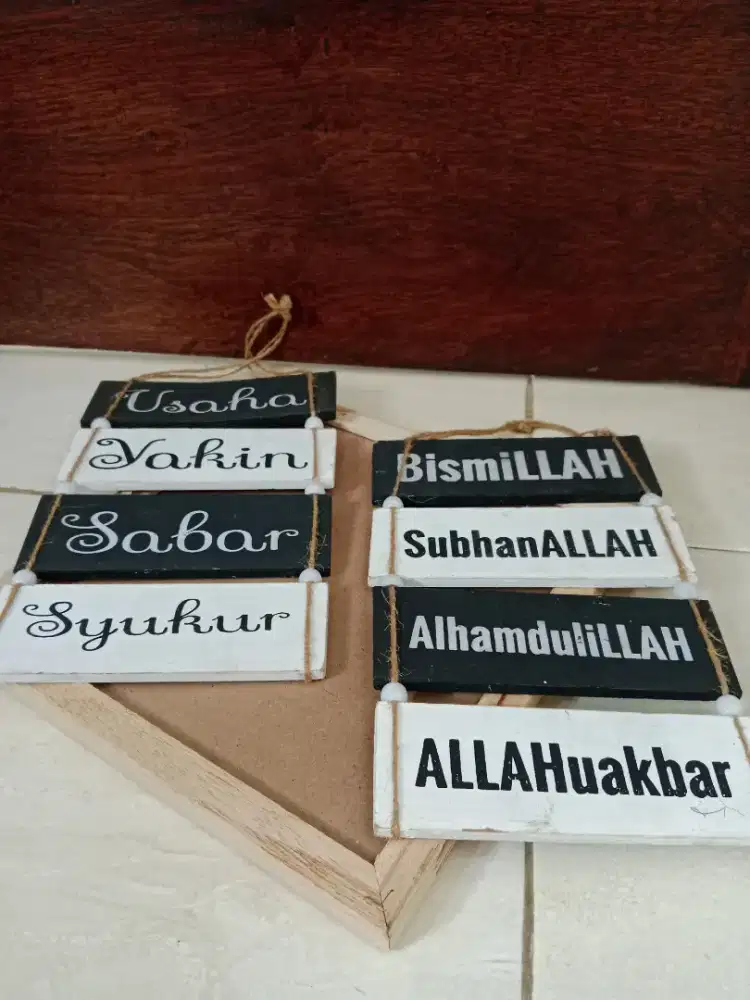 Hiasan dinding atau pintu