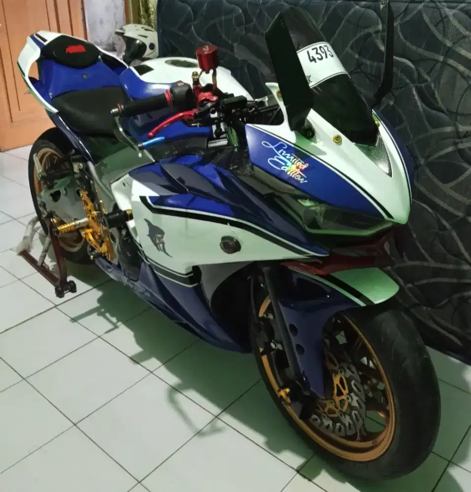 Dijual Motor R25 full Modif