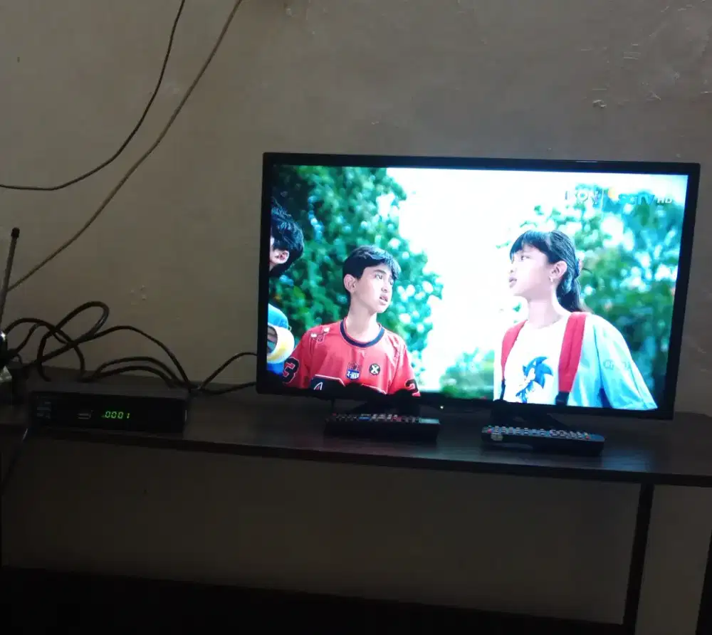 Tv merk sharp 24 inchi lengkap