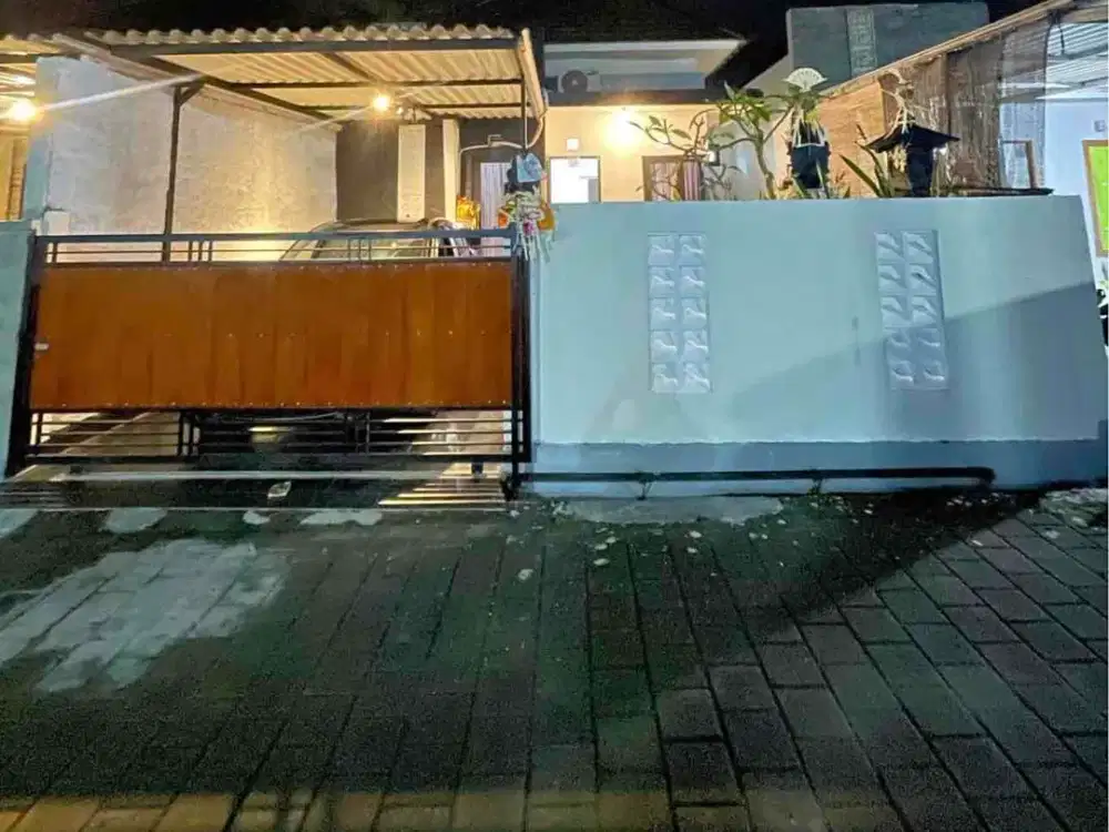 Di kontrakan rumah di perumahan Elite The Royal Griya Loka Tabanan