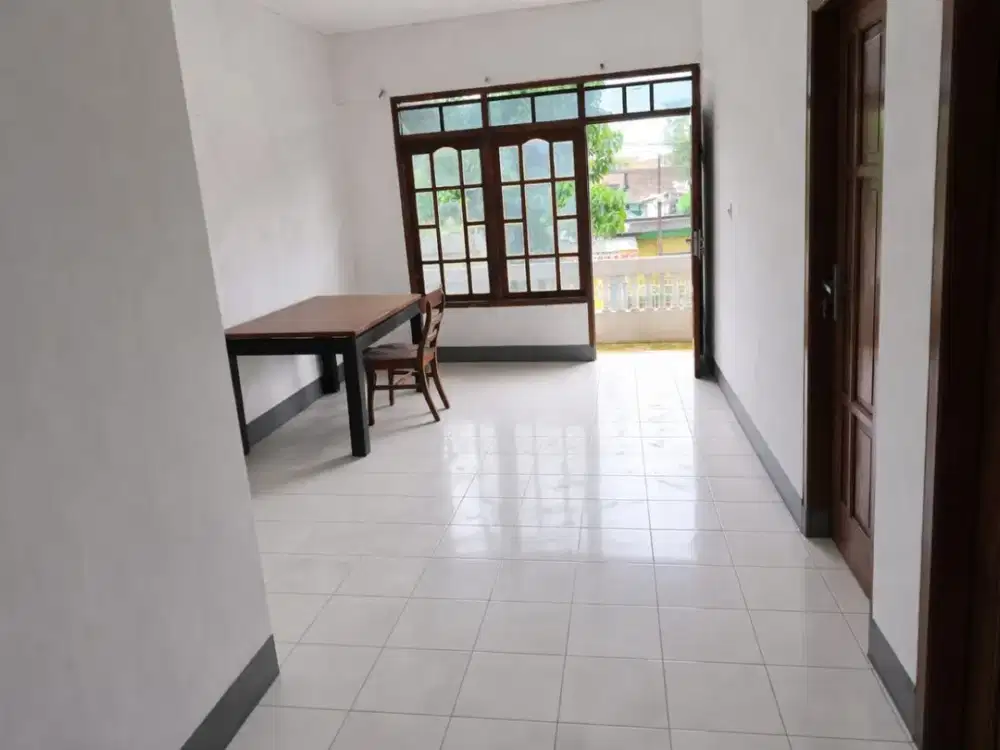 Dijual Rumah 2,5 Lantai Siap Huni Terawat Dekat Universitas Telkom Bandung