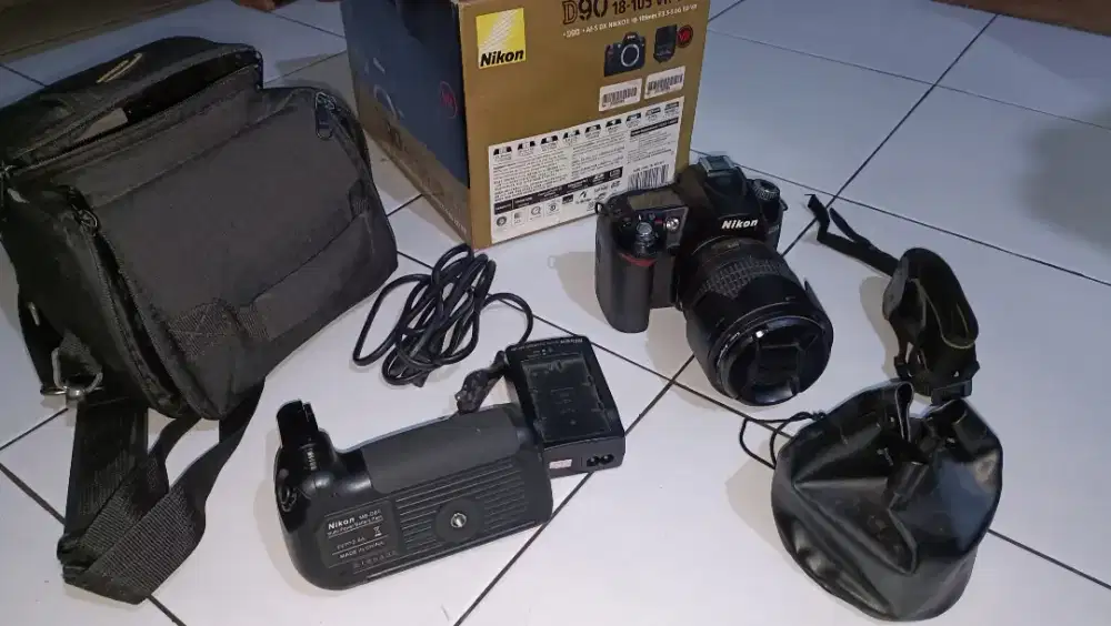 Jual cepat Nikon D90 & Lensa Nikon afs 18-105mm f3.5/5.6G ED VR