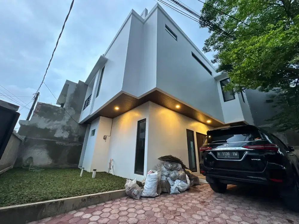 Rumah minimalis, 2 lantai  dekat Fresh Market Emerald Bintaro