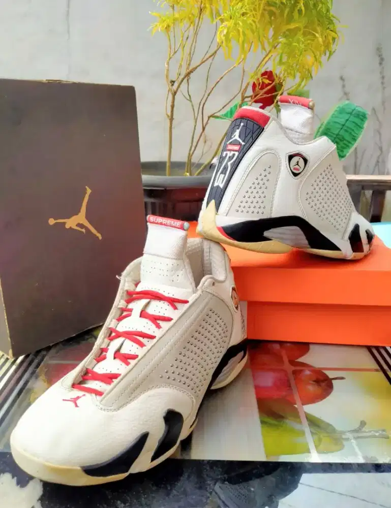 Sepatu Basket Nike Jordan Retro 14 Supreme