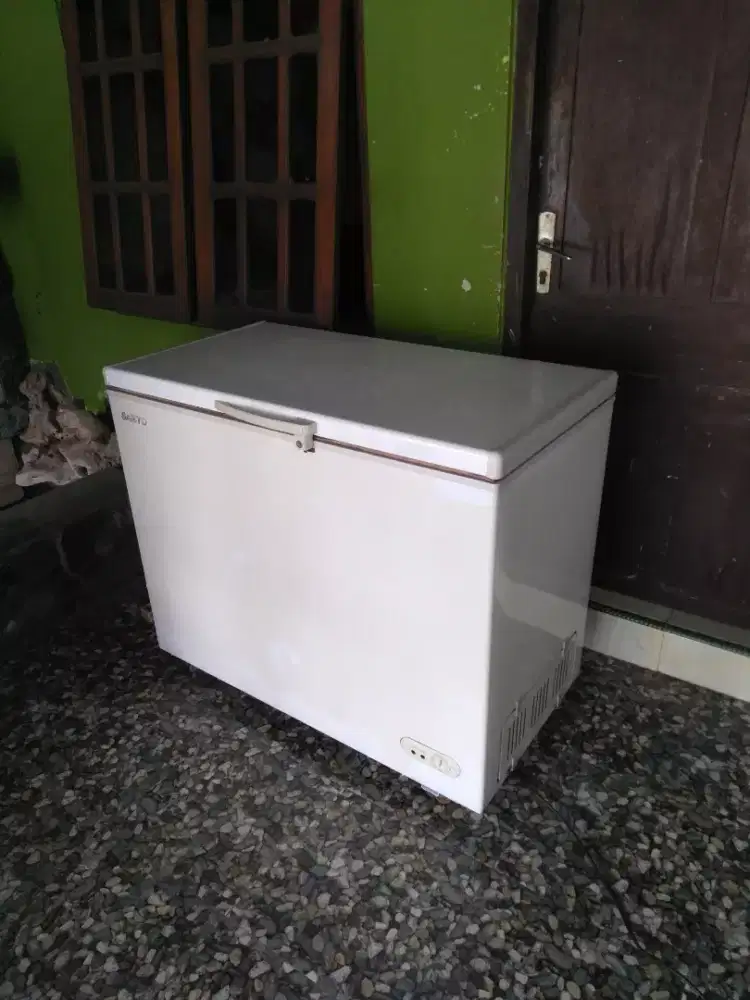 Freezer 300 Liter Sanyo