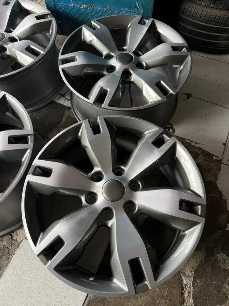Velg FORD EVEREST titanium R.20 ori
