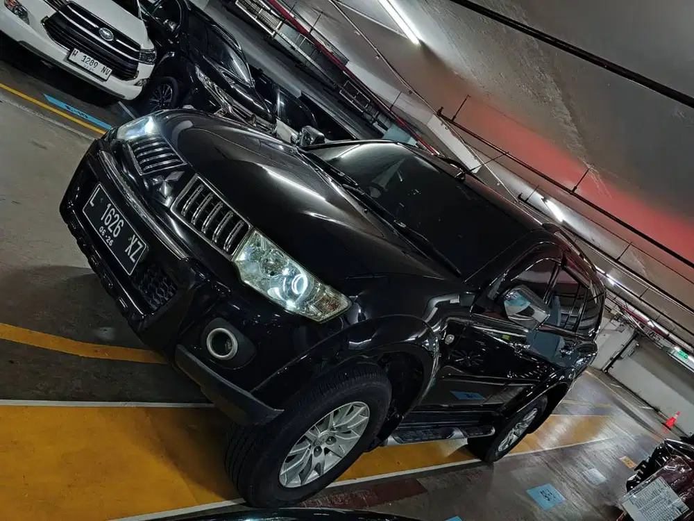 Mitsubisi Pajero 2011 Bekas. Low Kilometer. Kondisi Sangat Bagus.
