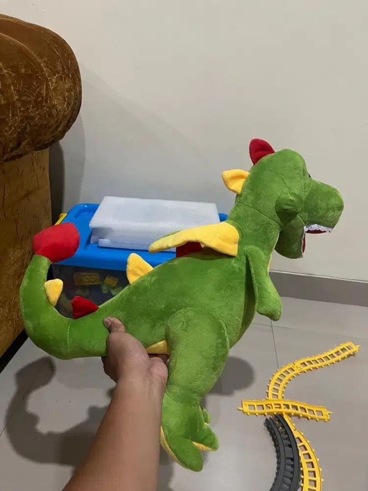 Boneka naga besar