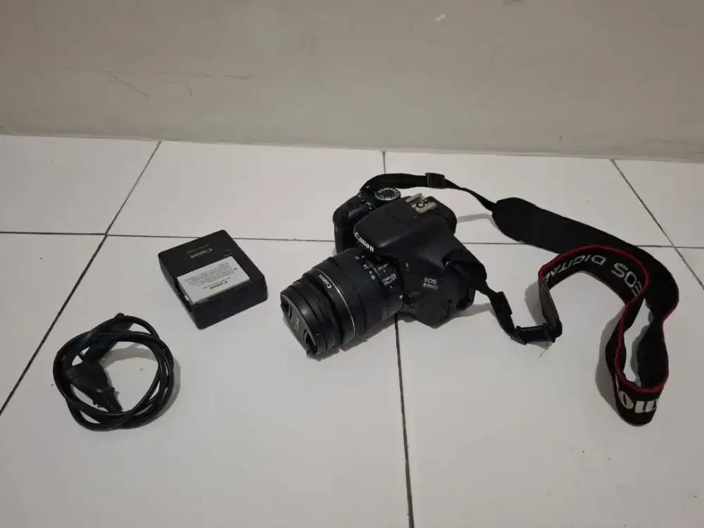 Camera Canon DSLR 600D