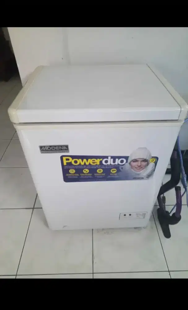 Dijual Modena frezeer