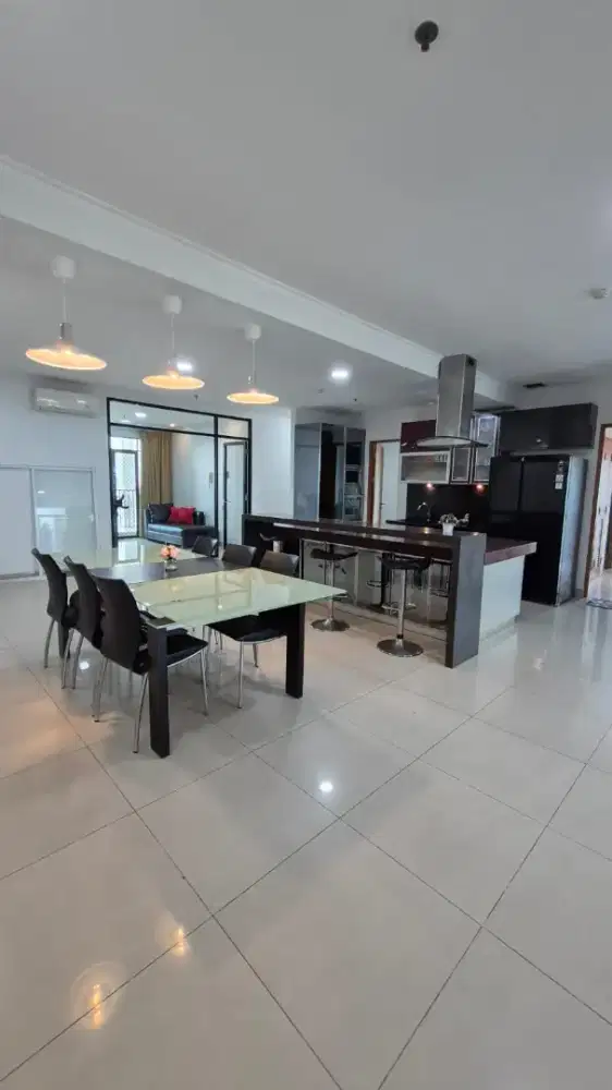 APARTEMEN 
HAMPTON PARK , jln terogong