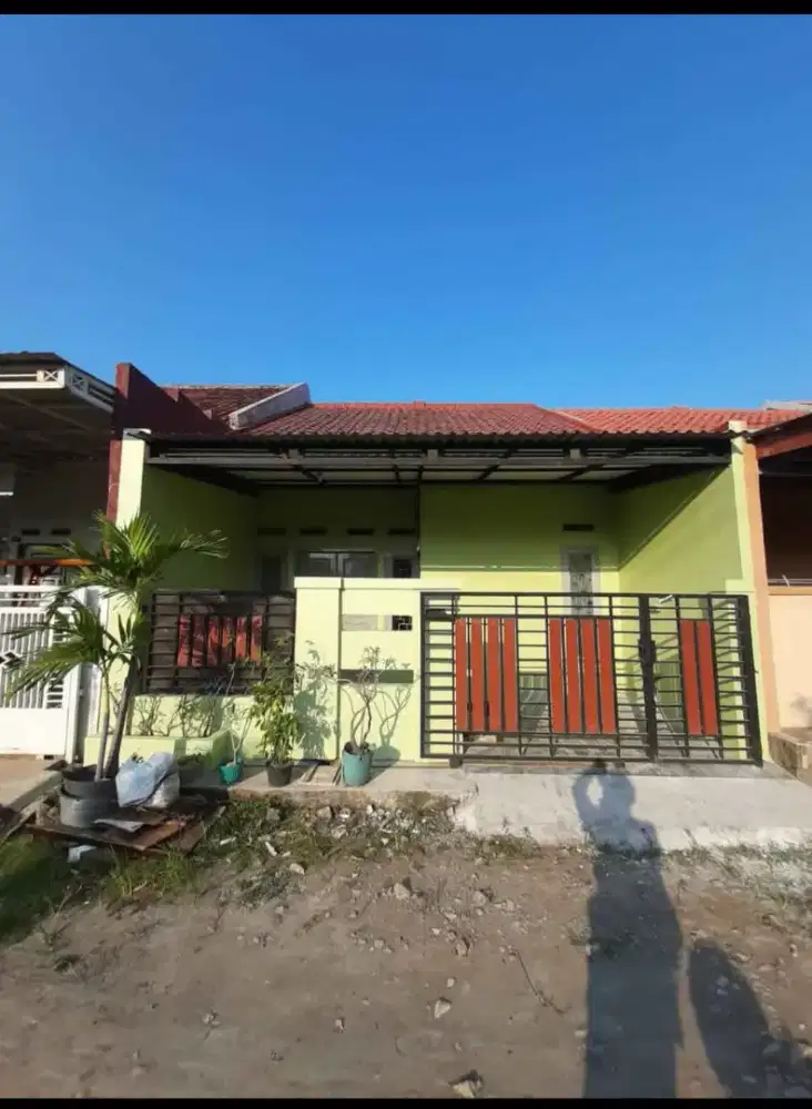 Disewakan rumah lokasi strategis